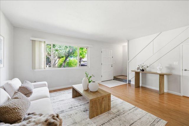 436 Sierra Vista Avenue 8, Mountain View, CA 94043