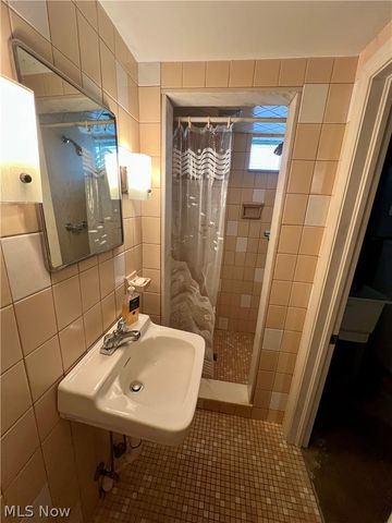 2823 Noel Drive, Youngstown, OH 44509