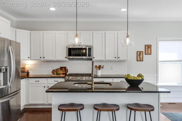 11665 Francis Avenue, Plymouth Charter Township, MI 48170