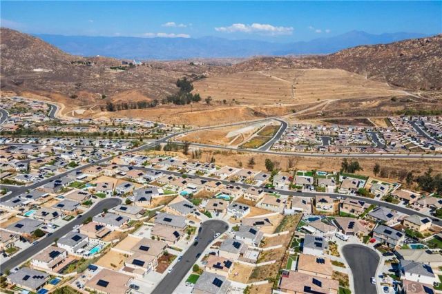 21199 Old Gate Court, Riverside, CA 92507