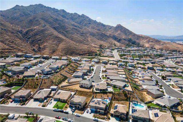 21199 Old Gate Court, Riverside, CA 92507