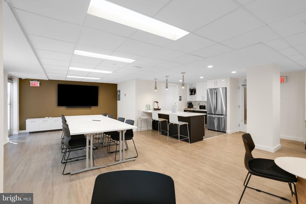 2500 N VAN DORN ST #1002, Alexandria, VA 22302