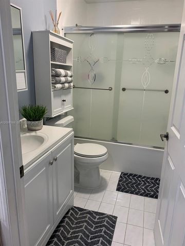6940 W 25th Lane, Hialeah, FL 33016