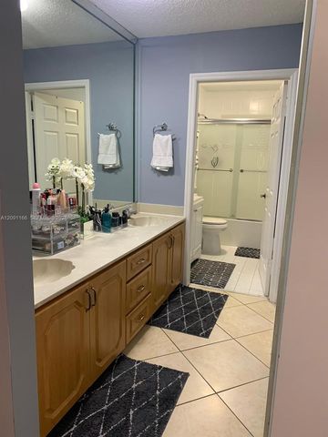 6940 W 25th Lane, Hialeah, FL 33016
