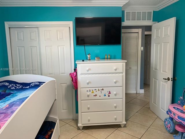6940 W 25th Lane, Hialeah, FL 33016