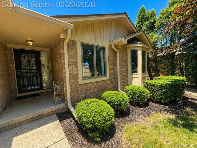 35284 Vito Drive, Sterling Heights, MI 48310