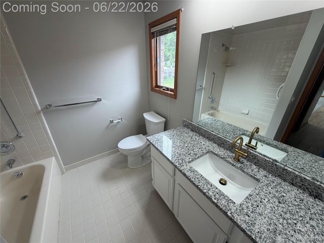 35284 Vito Drive, Sterling Heights, MI 48310