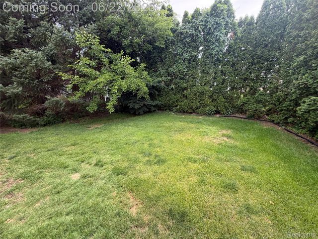35284 Vito Drive, Sterling Heights, MI 48310