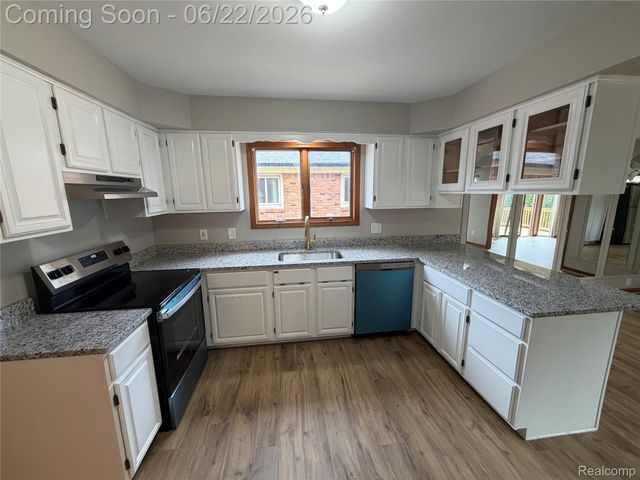 35284 Vito Drive, Sterling Heights, MI 48310