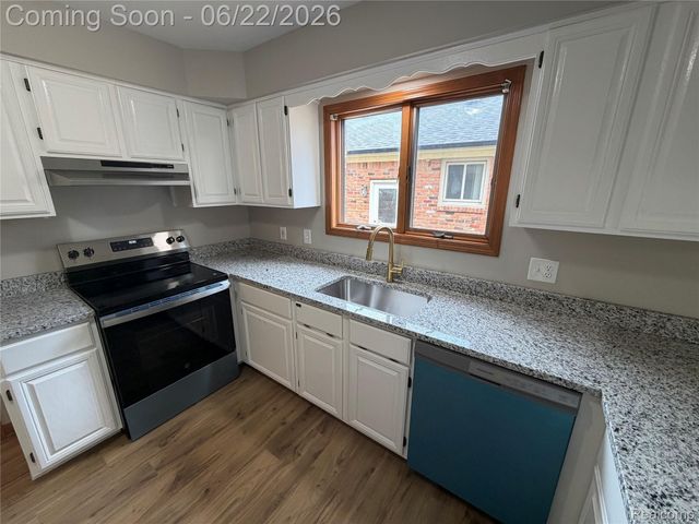 35284 Vito Drive, Sterling Heights, MI 48310