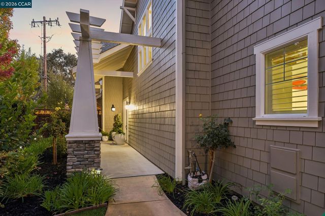3742 Old Blackhawk Rd, Danville, CA 94506