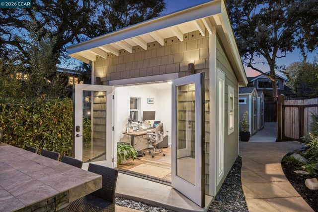 3742 Old Blackhawk Rd, Danville, CA 94506