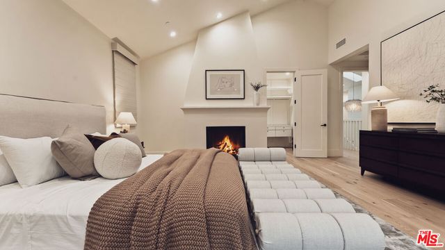1507 N Bundy Drive, Los Angeles, CA 90049