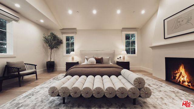 1507 N Bundy Drive, Los Angeles, CA 90049