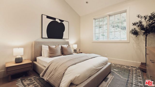 1507 N Bundy Drive, Los Angeles, CA 90049