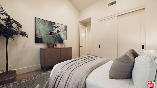 1507 N Bundy Drive, Los Angeles, CA 90049