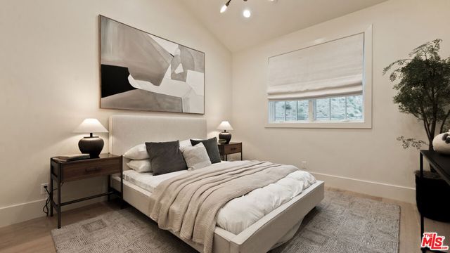 1507 N Bundy Drive, Los Angeles, CA 90049