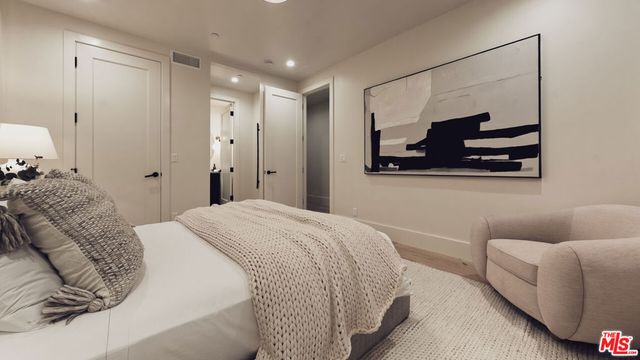 1507 N Bundy Drive, Los Angeles, CA 90049