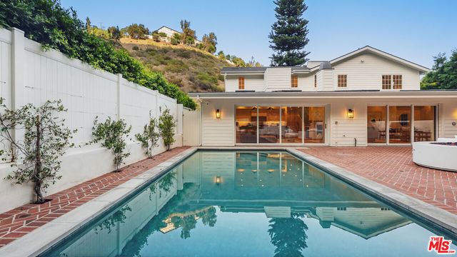 1507 N Bundy Drive, Los Angeles, CA 90049