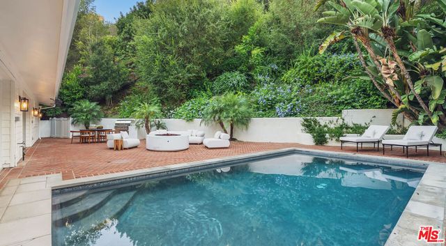 1507 N Bundy Drive, Los Angeles, CA 90049