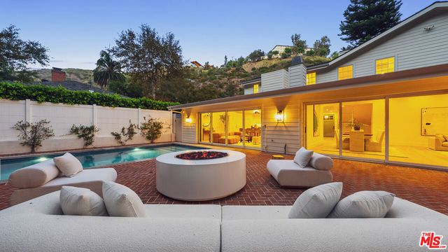 1507 N Bundy Drive, Los Angeles, CA 90049