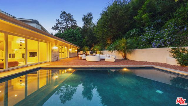1507 N Bundy Drive, Los Angeles, CA 90049