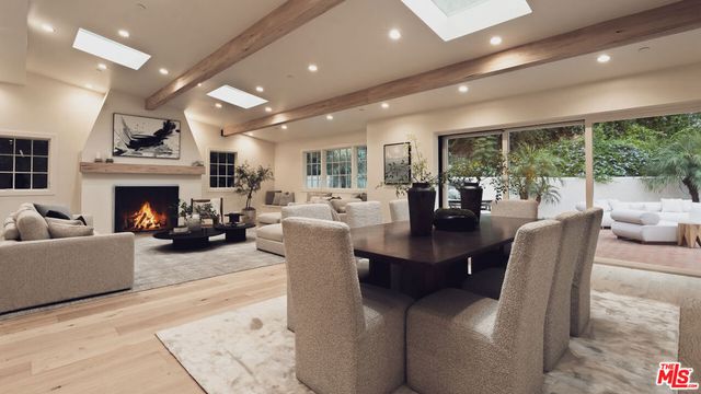 1507 N Bundy Drive, Los Angeles, CA 90049