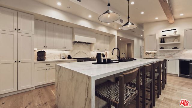 1507 N Bundy Drive, Los Angeles, CA 90049