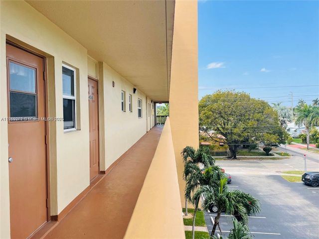 620 NE 12th Ave 406, Hallandale Beach, FL 33009