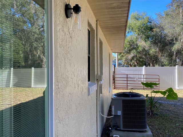 11585 SE 129TH LANE, Ocklawaha, FL 32179