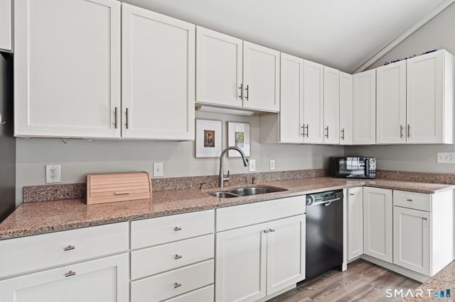 60 Russell Avenue, Suffield, CT 06078