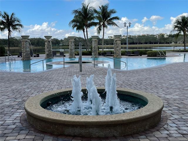 2681 N Flamingo Rd 2004S, Sunrise, FL 33323