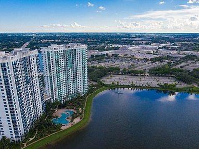 2681 N Flamingo Rd 2004S, Sunrise, FL 33323