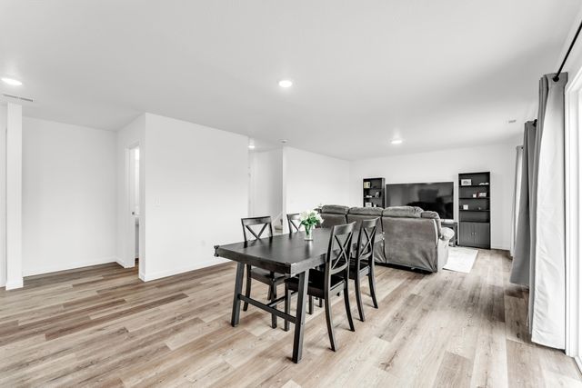 3905 E Linden Lane, Brookline, MO 65619