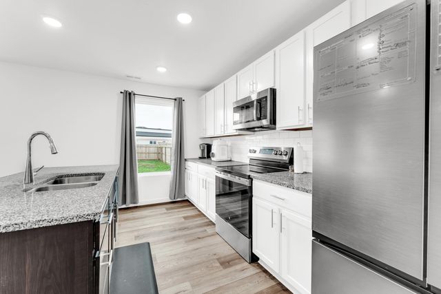 3905 E Linden Lane, Brookline, MO 65619