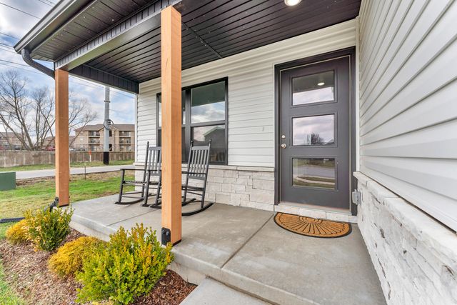 3905 E Linden Lane, Brookline, MO 65619