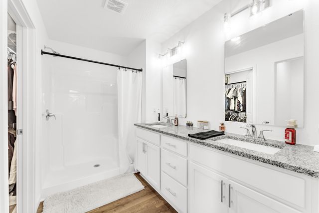 3905 E Linden Lane, Brookline, MO 65619