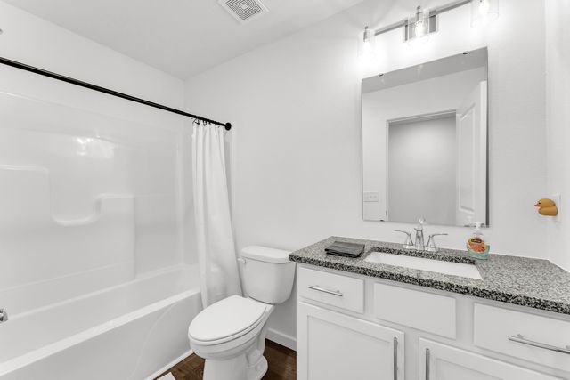 3905 E Linden Lane, Brookline, MO 65619