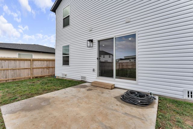 3905 E Linden Lane, Brookline, MO 65619