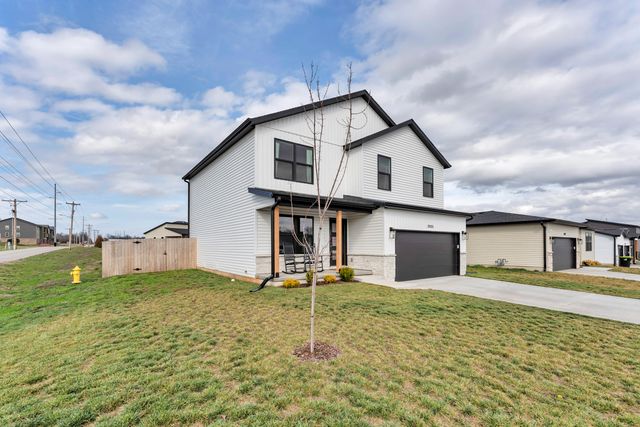 3905 E Linden Lane, Brookline, MO 65619