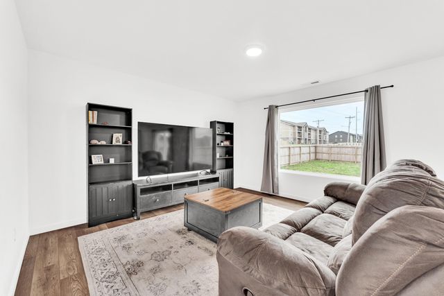 3905 E Linden Lane, Brookline, MO 65619