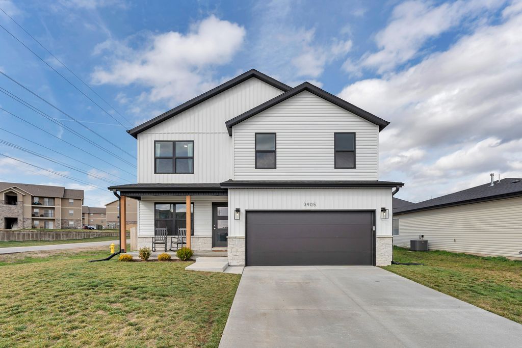 3905 E Linden Lane, Brookline, MO 65619