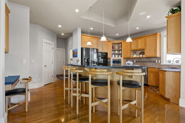 6706 Cedar View Court NE, Cedar Rapids, IA 52411