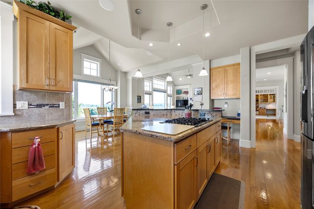 6706 Cedar View Court NE, Cedar Rapids, IA 52411