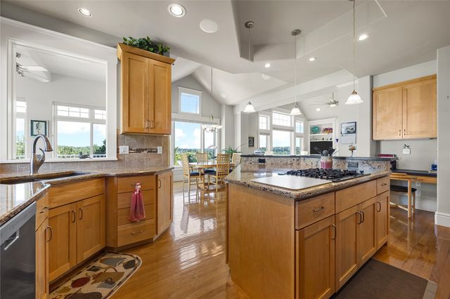 6706 Cedar View Court NE, Cedar Rapids, IA 52411