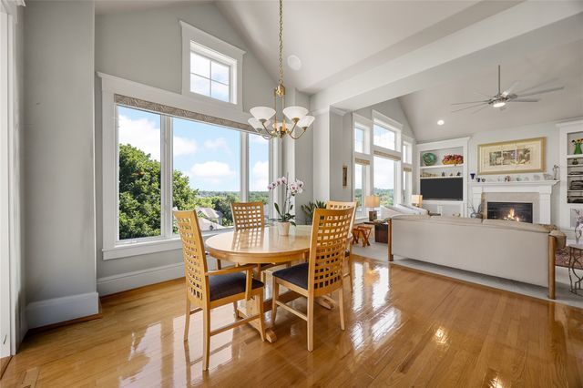 6706 Cedar View Court NE, Cedar Rapids, IA 52411
