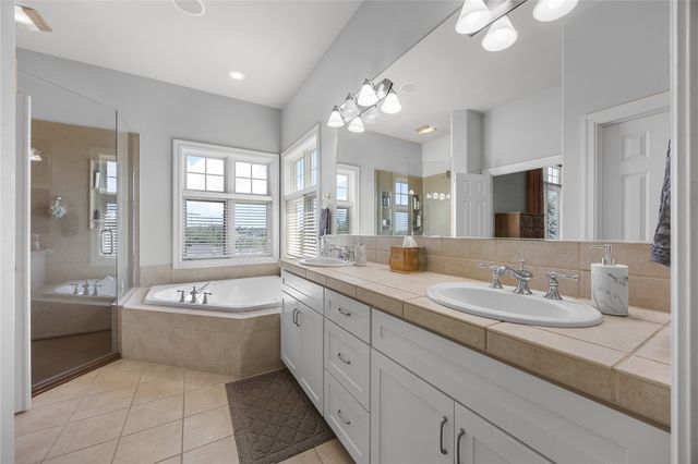 6706 Cedar View Court NE, Cedar Rapids, IA 52411