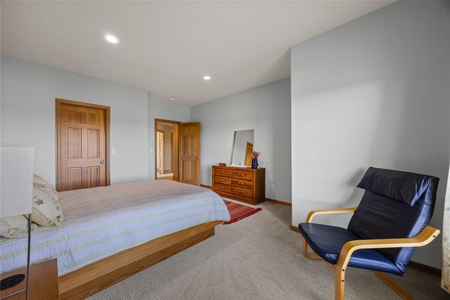 6706 Cedar View Court NE, Cedar Rapids, IA 52411