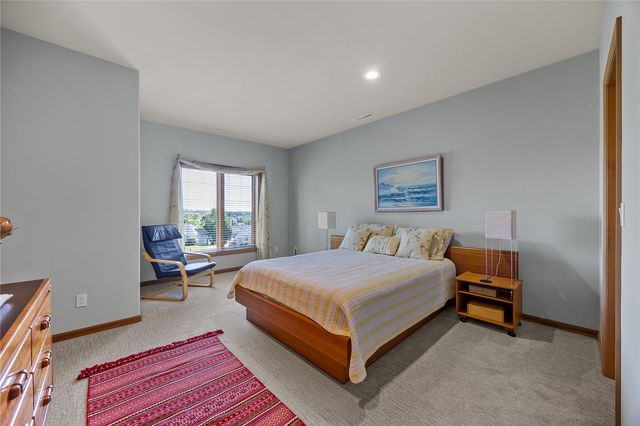 6706 Cedar View Court NE, Cedar Rapids, IA 52411