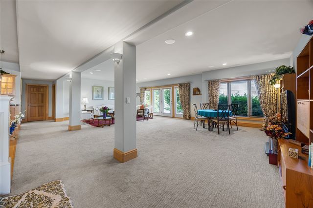6706 Cedar View Court NE, Cedar Rapids, IA 52411